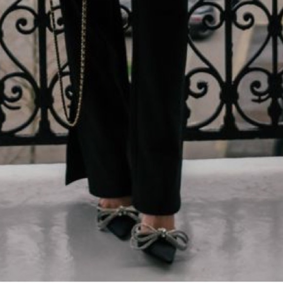 MACH & MACH
Double Bow 100mm slingback pumps. size 38. color black - Picture 10 of 10